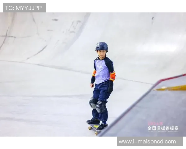 杭州滑板队与重庆滑板队赛后复盘分析两队节奏与战术对比